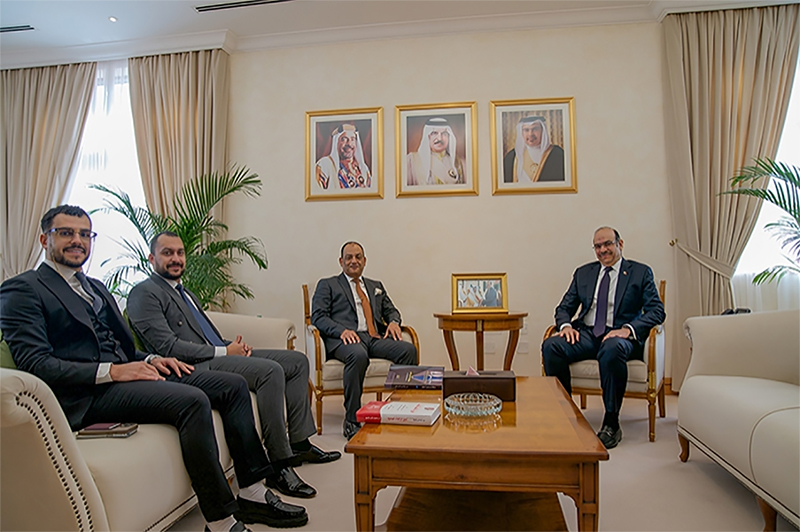 وزير الشؤون القانونية يؤكد أهمية البحوث والدراسات في إثراء المكتبة القانونية