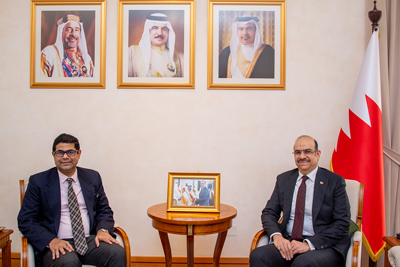 وزير الشؤون القانونية يستقبل سفير الولايات المملكة المتحدة الأمريكية لدى مملكة البحرين