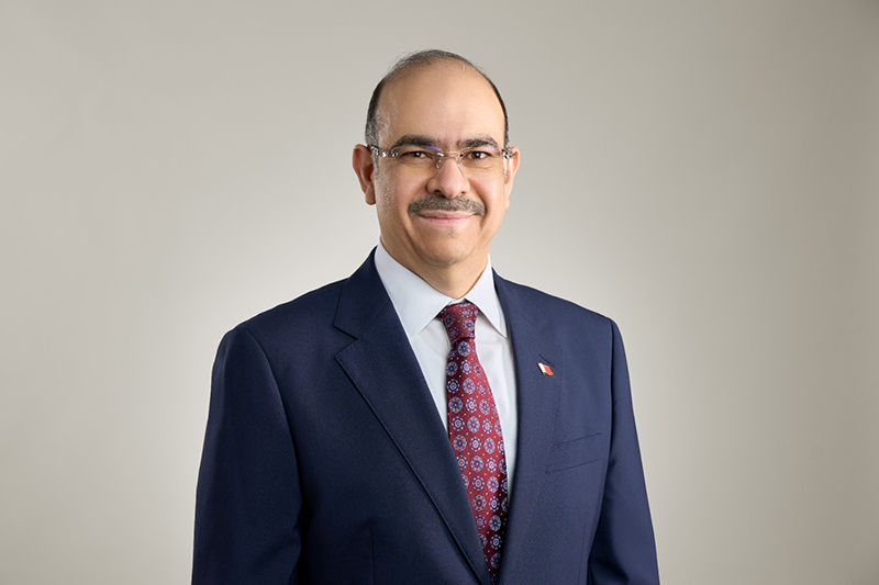 Latest News: وزير الشؤون القانونية ووزير العمل بالوكالة: المرأة البحرينية.. حضور رائد وإنجازات ملهمة في مختلف القطاعات الإنتاجية